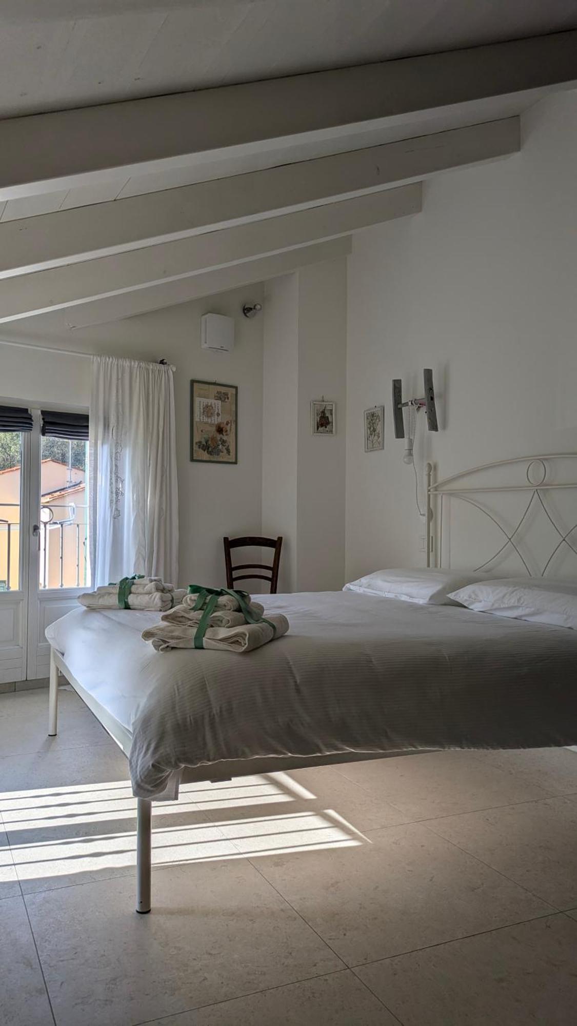 Casa Viola Bed And Breakfast Dimora Di Campagna Calice Ligure Exterior foto